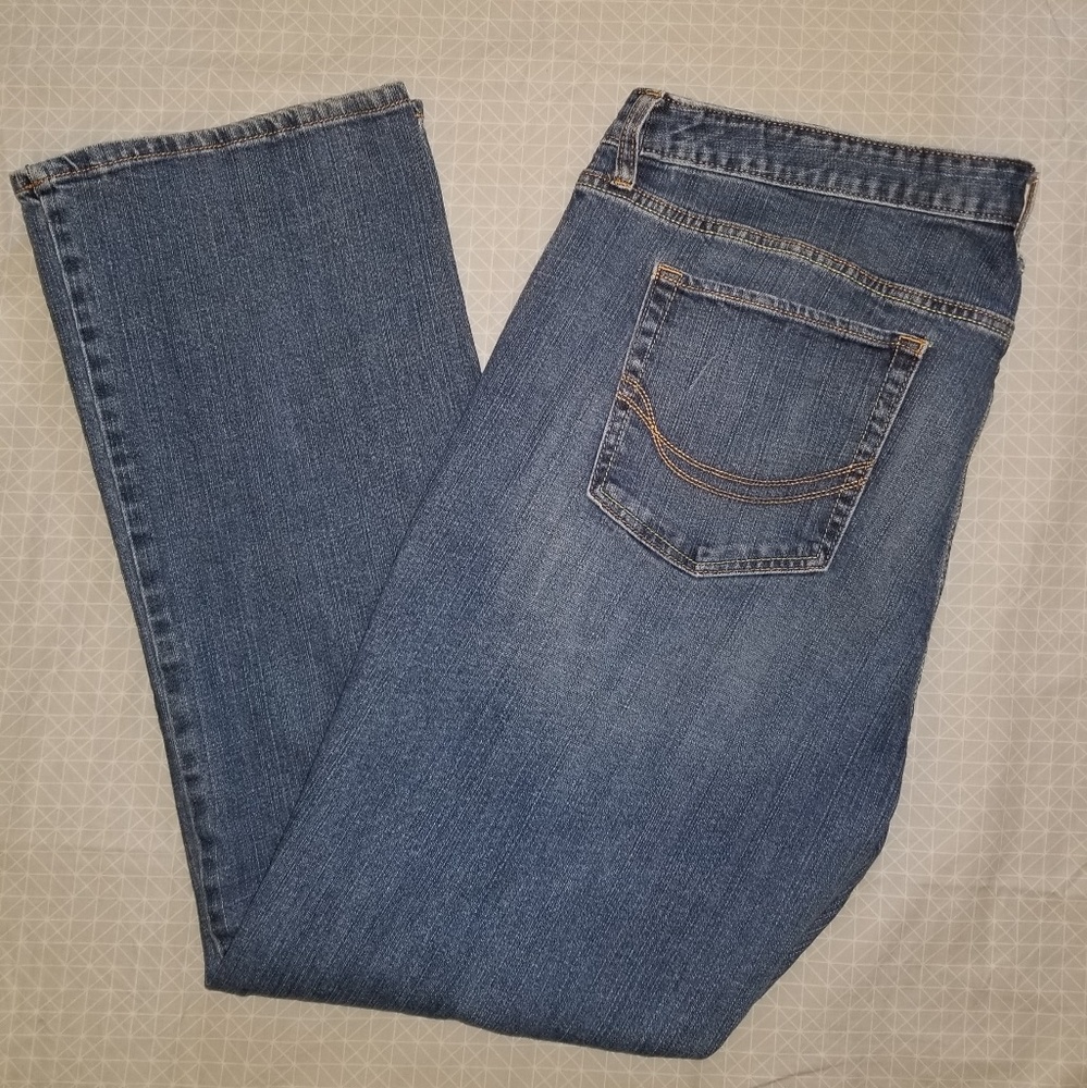 *Last Chance* Old Navy Dreamer Bootcut Jeans 18